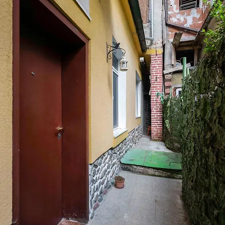 1bd Next To Womens Market And Sofia's Gems By Flat Mаnаger