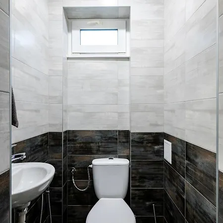 1bd Next To Womens Market&sofia's Gems By Flat Mаnаger *