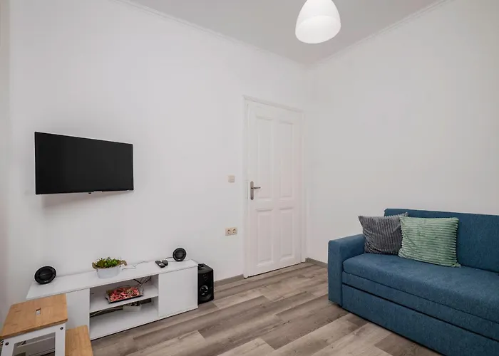 1bd Next To Womens Market And Sofia's Gems By Flat Mаnаger