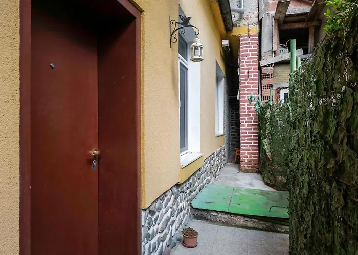 1bd Next To Womens Market And Sofia's Gems By Flat Mаnаger