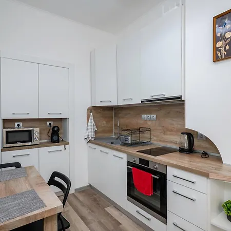 1bd Next To Womens Market And Sofia's Gems By Flat Mаnаger * Szófia