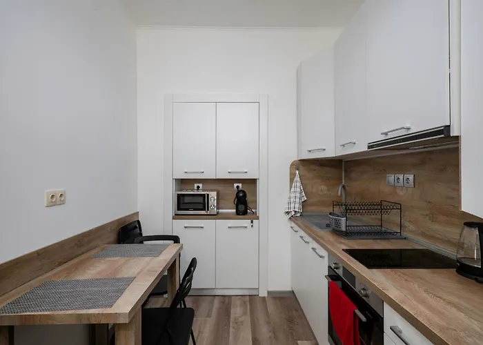 1bd Next To Womens Market And Sofia's Gems By Flat Mаnаger *